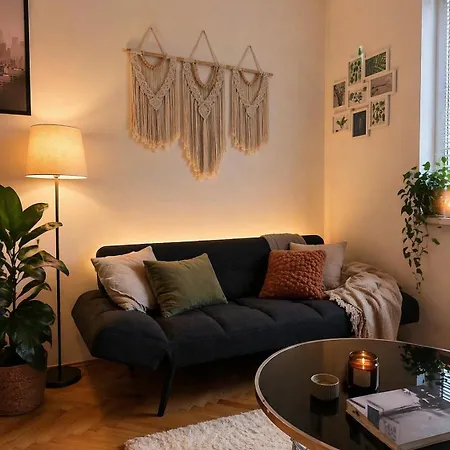 Golden Buddha Appartement *